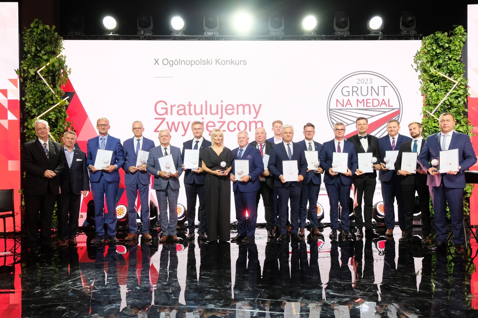 zdjęcie laureatów gali