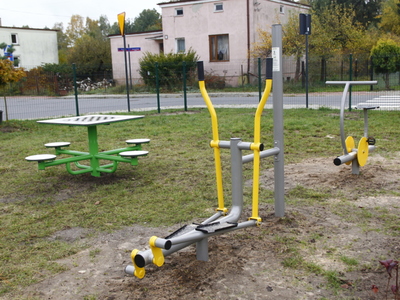 plac zabaw zieleń