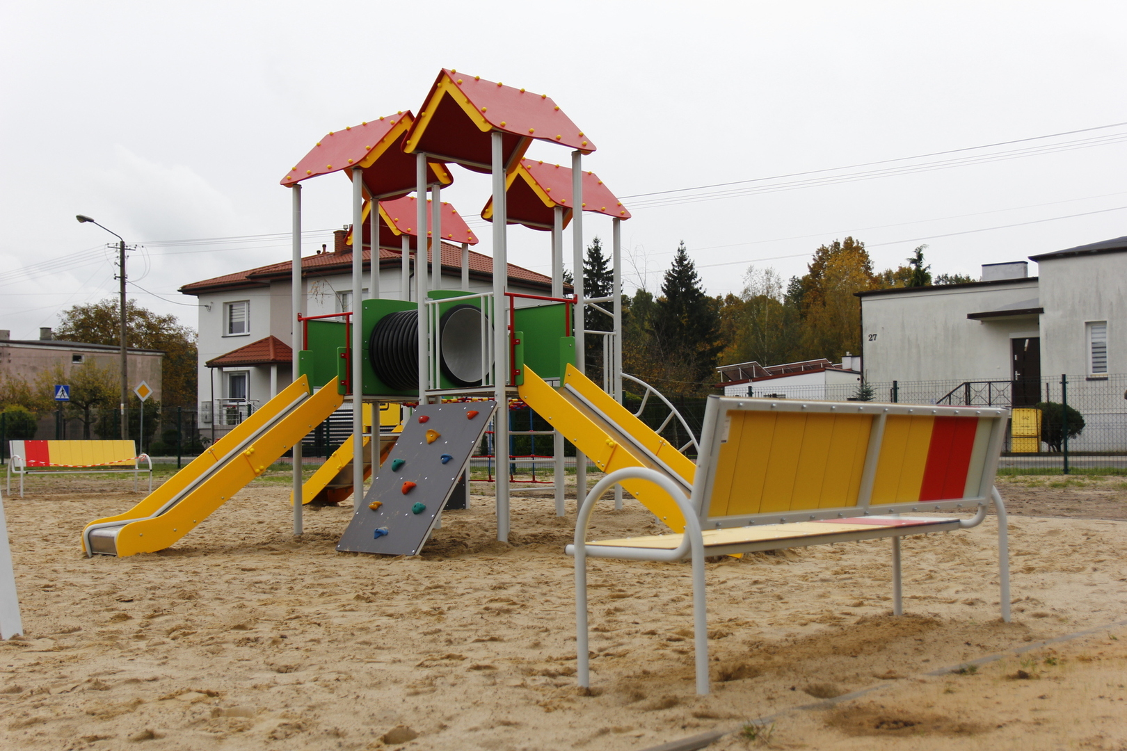 plac zabaw zieleń