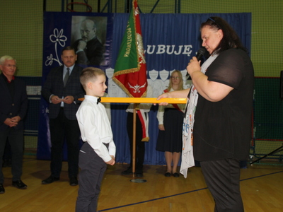 Ślubowanie pierwszaków w Długiem 