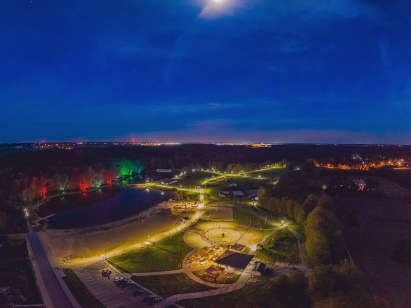 Lisowice nocą