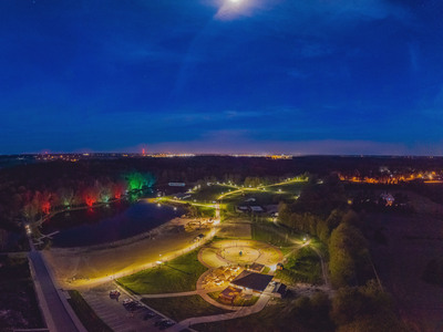 Lisowice nocą