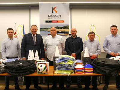 Przekazano sprzęt dla klubów sportowych