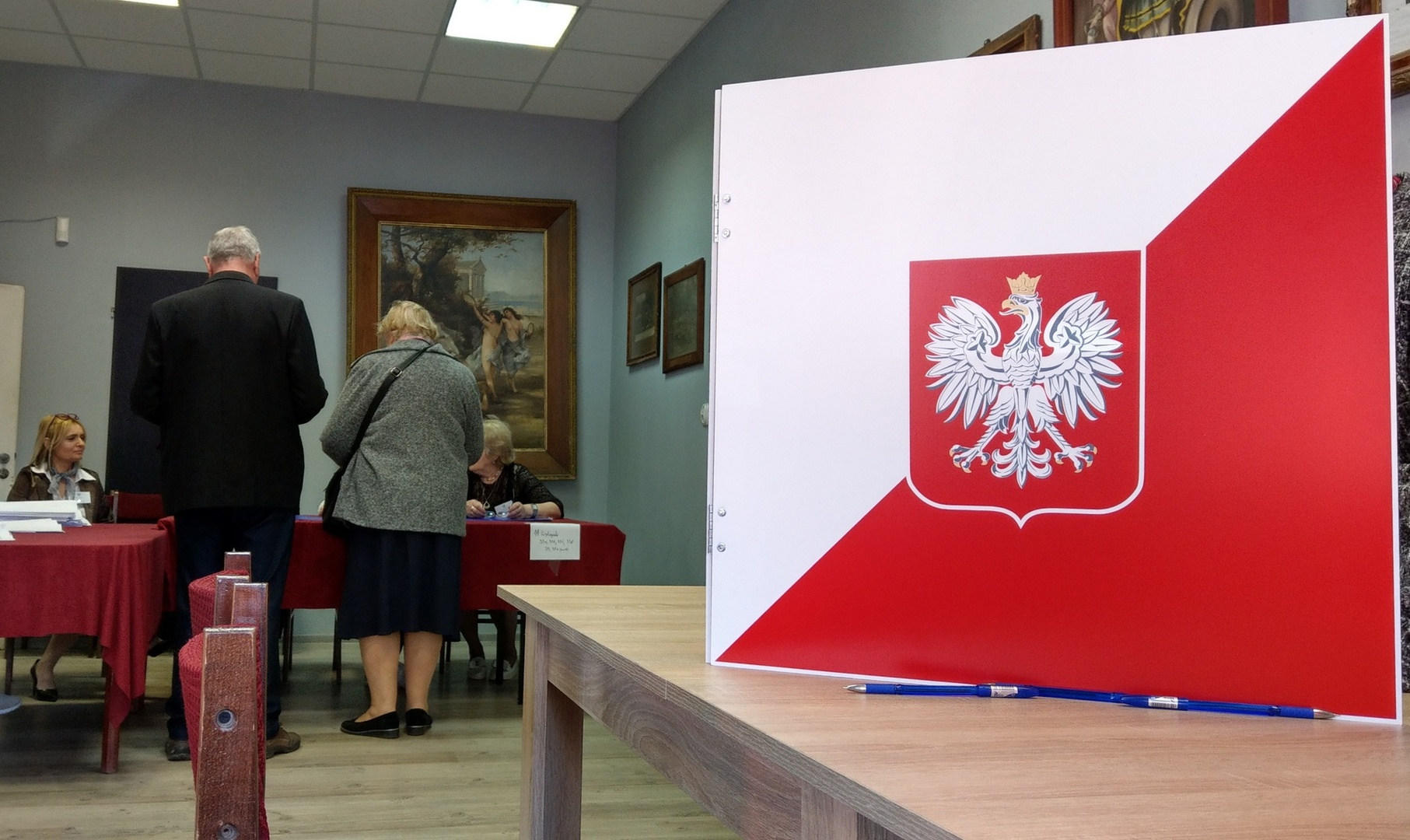 widok urny do głosowania