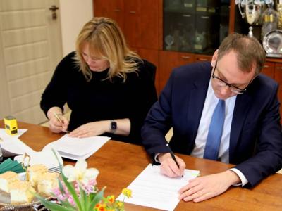 Podpisanie umowy Wójta z Wojewodą