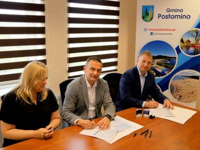 Podpisanie umowy przebudowa drogi Jarosławiec - Jezierzany