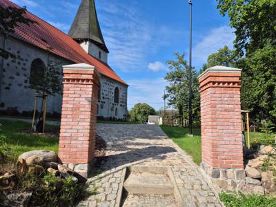 wejście boczne dziś