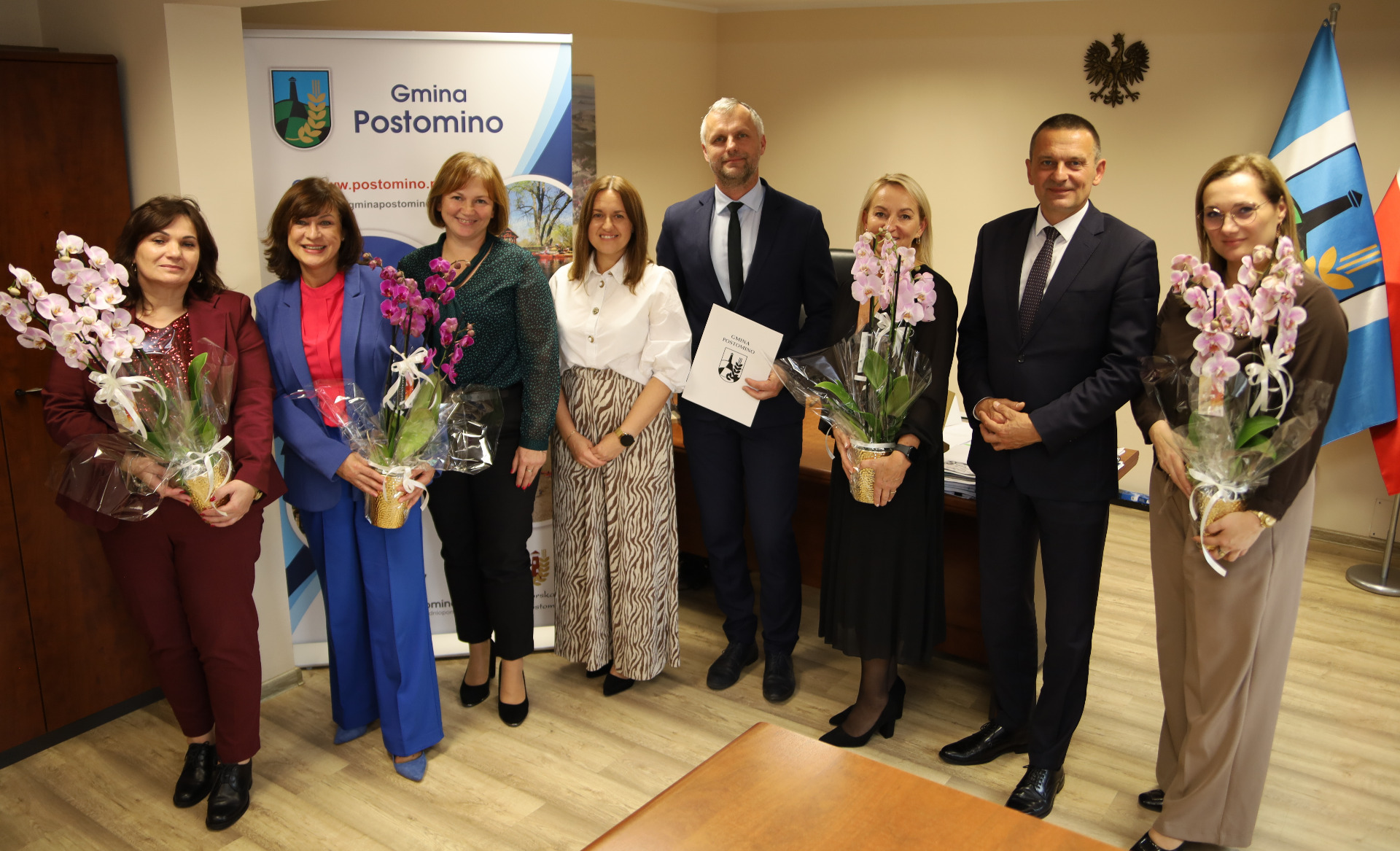 Dyrektorzy Szkół w towarzystwie Wójta jego Zastępczyni i inspektora ds. oświaty