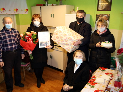 Pani Janina Kowalczyk z gośćmi