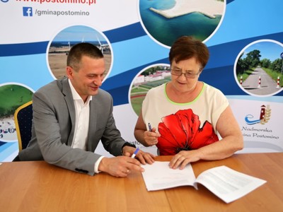 Podpisanie umów Inicjatywy Lokalne
