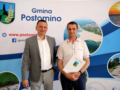 Podpisanie umów Inicjatywy Lokalne