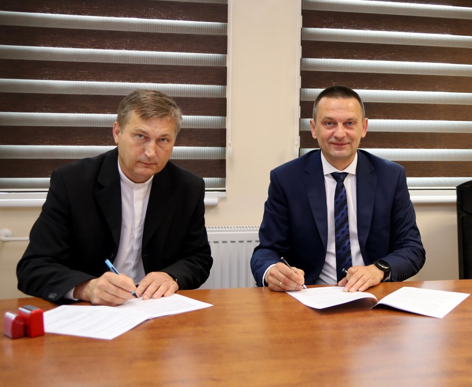 Podpisanie umowy kościół Pieńkowo