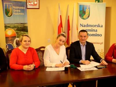 Podpisanie umów na działania sportowe