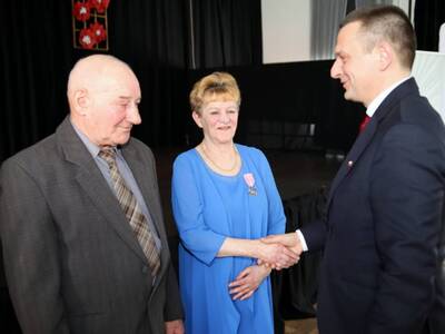 Wręczenie medali z okazji 50 lat pożycia małżeńskiego
