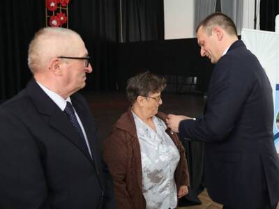 Wręczenie medali z okazji 50 lat pożycia małżeńskiego