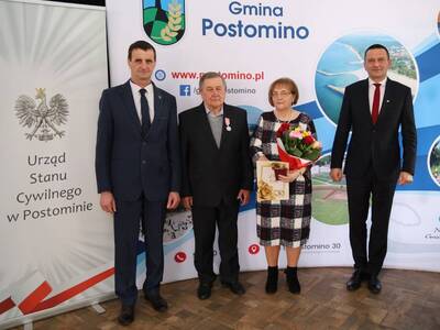 Wręczenie medali z okazji 50 lat pożycia małżeńskiego