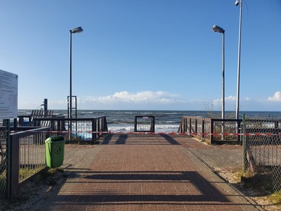 zamknięte wejścia na plażę