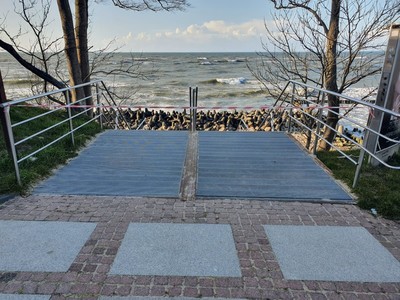 zamknięte wejścia na plażę
