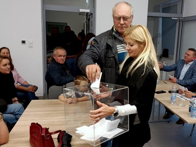 Wybory w Jezierzanach