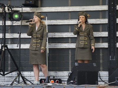 Piknik rodzinny na placu szkolnym PSP w Kłyżowie - występy artystyczne.