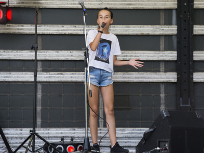 Piknik rodzinny na placu szkolnym PSP w Kłyżowie - występy artystyczne.