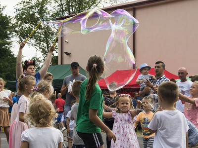 Piknik rodzinny na placu szkolnym PSP w Kłyżowie - atrakcje dla dzieci.