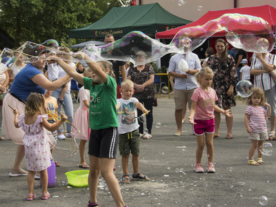 Piknik rodzinny na placu szkolnym PSP w Kłyżowie - atrakcje dla dzieci.