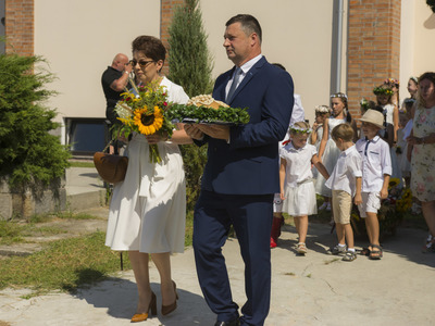 Dożynki na placu przy kościele parafialnym w Jastkowicach - Msza Święta