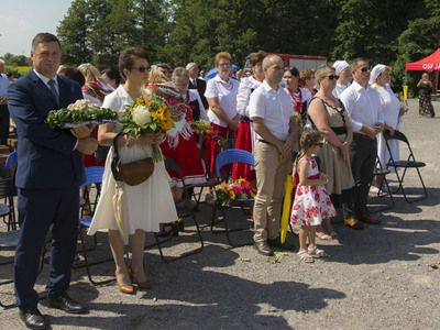 Dożynki na placu przy kościele parafialnym w Jastkowicach - Msza Święta