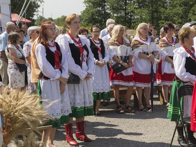 Dożynki na placu przy kościele parafialnym w Jastkowicach - Msza Święta