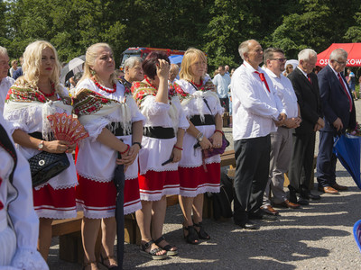 Dożynki na placu przy kościele parafialnym w Jastkowicach - Msza Święta