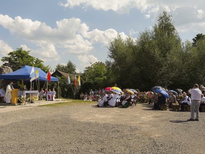 Dożynki na placu przy kościele parafialnym w Jastkowicach - Msza Święta