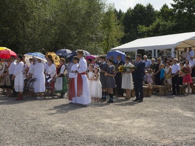 Dożynki na placu przy kościele parafialnym w Jastkowicach - Msza Święta