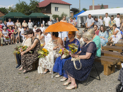 Dożynki na placu przy kościele parafialnym w Jastkowicach