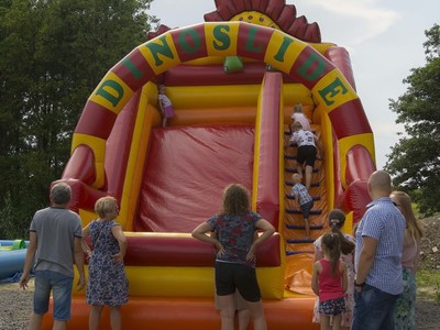 Dożynki na placu przy kościele parafialnym w Jastkowicach