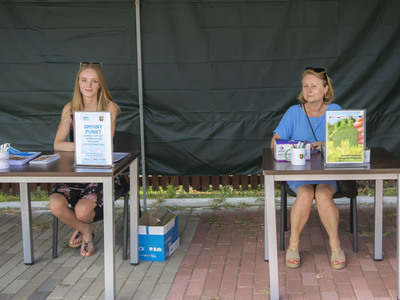 Dożynki na placu przy kościele parafialnym w Jastkowicach - Punkt Spisowy