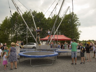 Dożynki na placu przy kościele parafialnym w Jastkowicach
