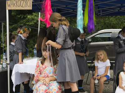 Dożynki na placu przy kościele parafialnym w Jastkowicach