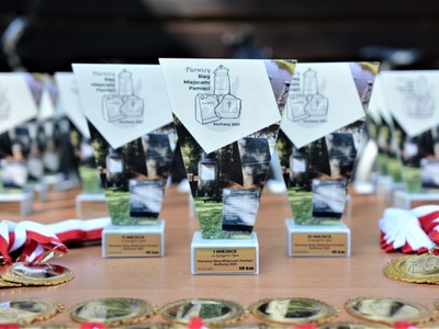 Pierwszy Bieg Miejscami Pamięci Kochany 2021 - trofea