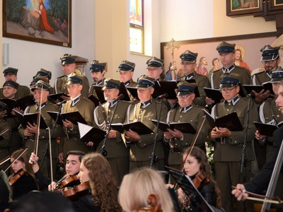 Uroczyste obchody 82 rocznicy śmierci kaprala Franciszka Dziuby w Jastkowicach - koncert pieśni patriotycznych