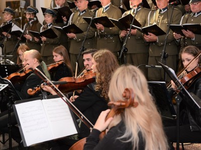 Uroczyste obchody 82 rocznicy śmierci kaprala Franciszka Dziuby w Jastkowicach - koncert pieśni patriotycznych