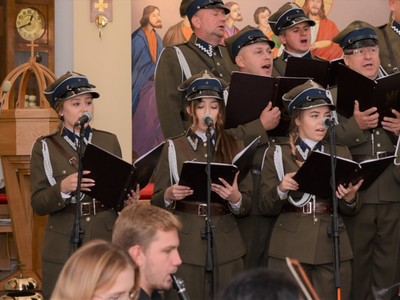 Uroczyste obchody 82 rocznicy śmierci kaprala Franciszka Dziuby w Jastkowicach - koncert pieśni patriotycznych