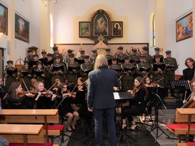 Uroczyste obchody 82 rocznicy śmierci kaprala Franciszka Dziuby w Jastkowicach - koncert pieśni patriotycznych
