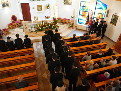 Przekazanie wozu Jednostce OSP Studzieniec - Msza Św. w kościele pw. Św. Apostołów Piotra i Pawła w Krzakach