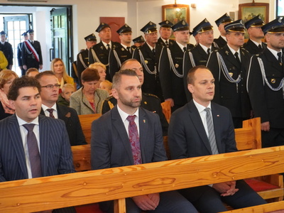Przekazanie wozu Jednostce OSP Studzieniec - Msza Św. w kościele pw. Św. Apostołów Piotra i Pawła w Krzakach