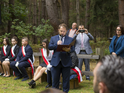 Uroczystości w Kochanach - Prowadzący Radny Krzysztof Haliniak