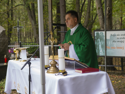 Uroczystości w Kochanach - Msza Święta w intencji pomordowanych