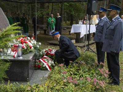 Uroczystości w Kochanach - złożenie wieńców