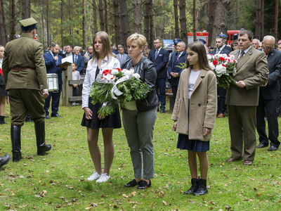 Uroczystości w Kochanach - złożenie wieńców