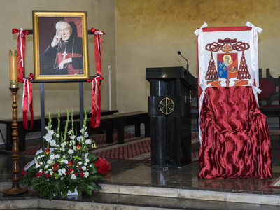 Uroczystość odsłonięcia tablicy pamiątkowej w PSP w Kłyżowie - kościół pw. Wniebowzięcia NMP i św. Maksymiliana Kolbe w Kłyżowie